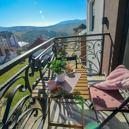 Narcis 18 - Novonamesten Sa Prelepim Panoramskim Pogledom דירה זלאטיבור