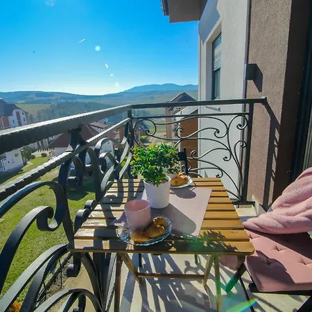 Narcis 18 - Novonamesten Sa Prelepim Panoramskim Pogledom דירה זלאטיבור