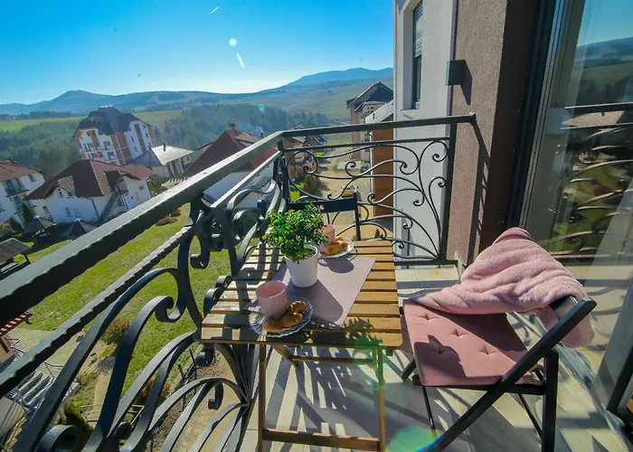 Narcis 18 - Novonamesten Sa Prelepim Panoramskim Pogledom 公寓 兹拉蒂博尔