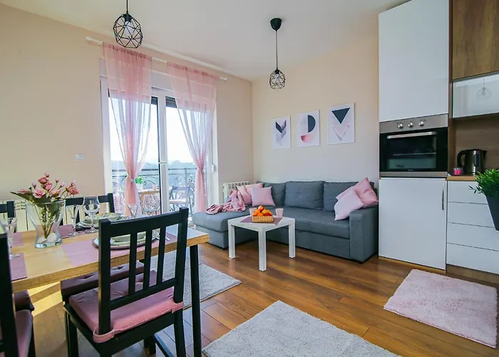 Narcis 18 - Novonamesten Sa Prelepim Panoramskim Pogledom 公寓 兹拉蒂博尔